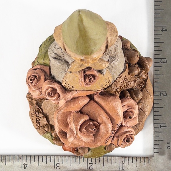 Signed Tom Clark MOM Gnome - Rosie 1987
Mold #35 Style #1193 VTG Retired - Picture 12 of 14